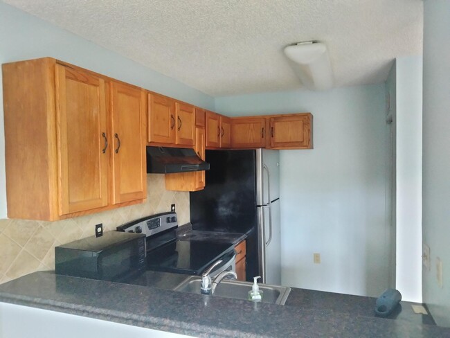 Building Photo - 14106 Glenmoor Dr