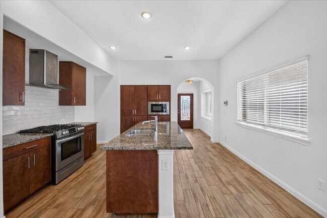 Foto del edificio - 1261 Rosebush Rd
