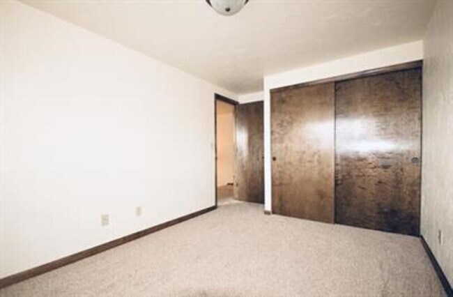 Foto del edificio - 2410 Canter Ln