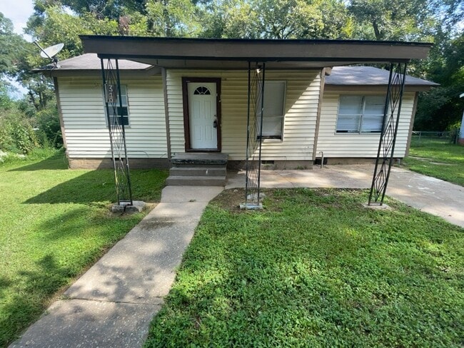 Photo - 310 Creston Ave House