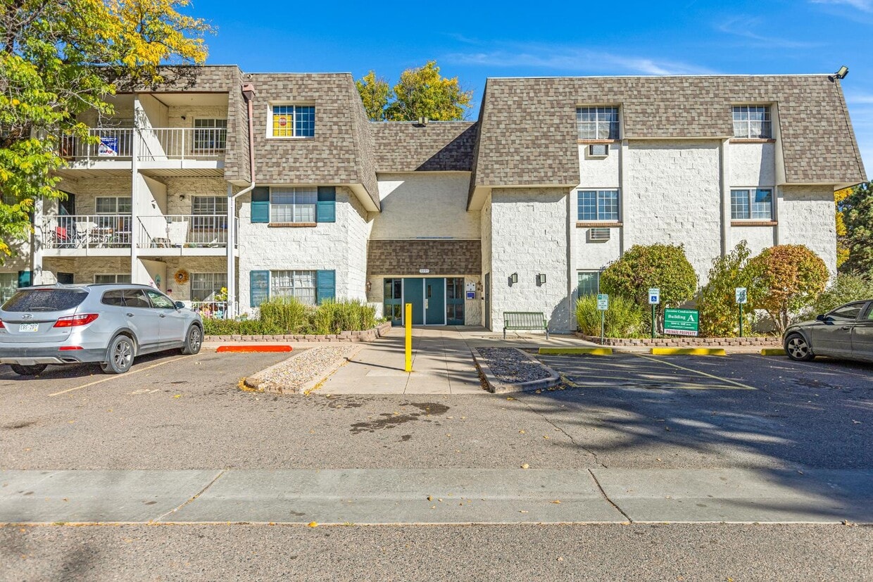 Foto principal - 5995 E Iliff Ave