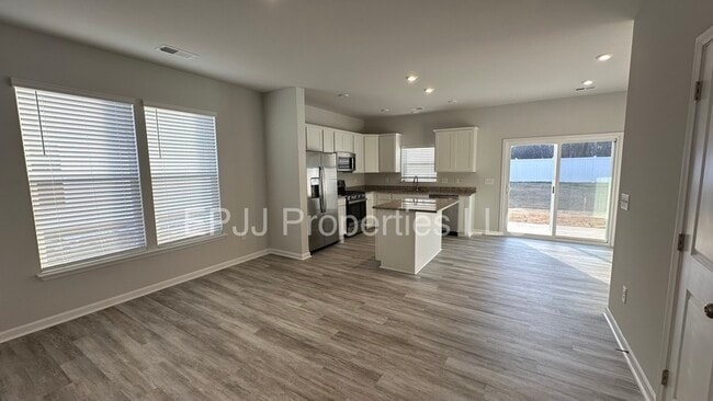 Building Photo - 141 Randwick Ln