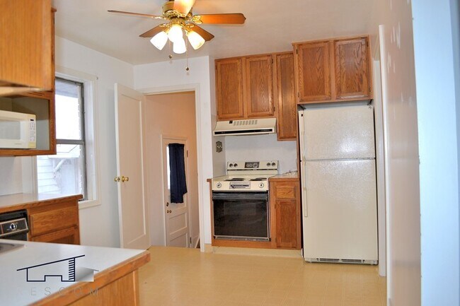 Building Photo - Ogden Large 1 Bedroom 2 Bathroom.