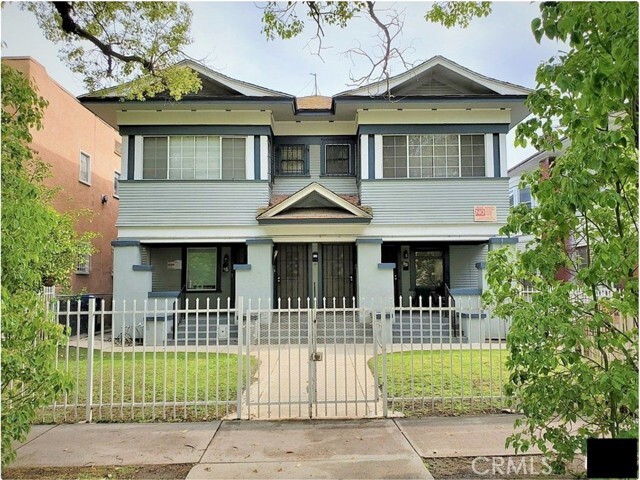 Foto principal - 840 W 40th Pl