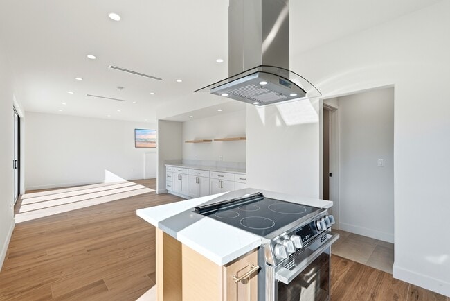 Building Photo - 1223 3/4 North Avenue 45