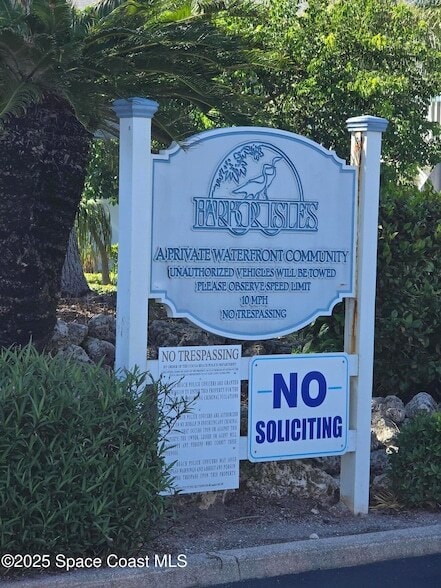 Foto del edificio - 580 S Brevard Ave