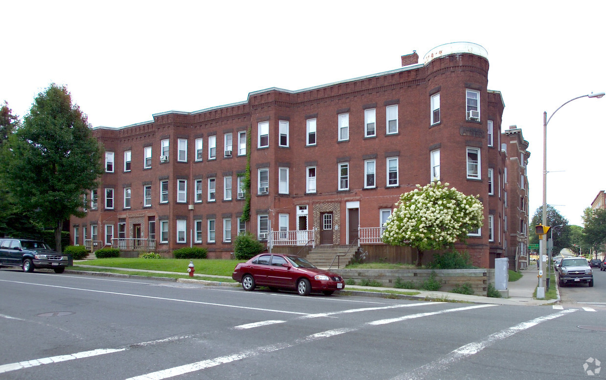 Building Photo - 177-187 Beech St