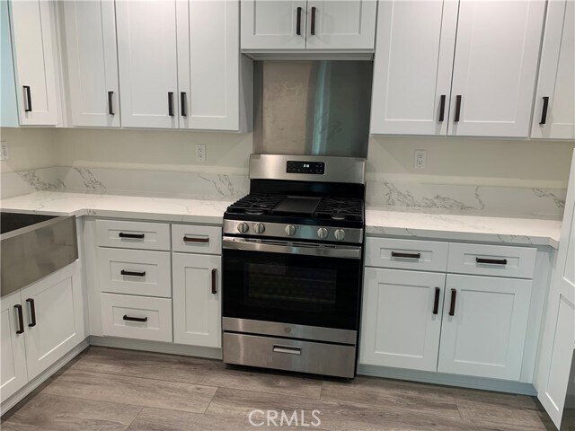 Foto del edificio - 24224 Sylvan Glen Rd