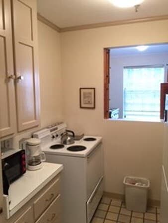 Building Photo - 37 Beacon St