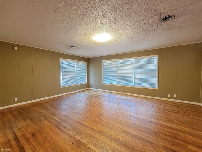 Foto del edificio - 5 br, 3 bath House - 4203 Oaklawn St