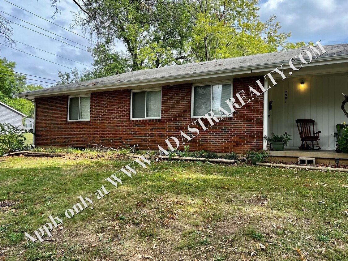 Primary Photo - 2 Bed, 1 Bath Duplex in Overland Park-Avai...
