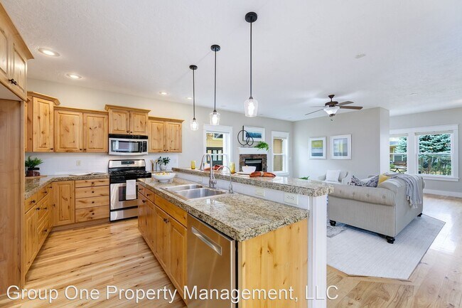 Foto del edificio - 3 br, 2.5 bath House - 13400 N. 8th Ave.