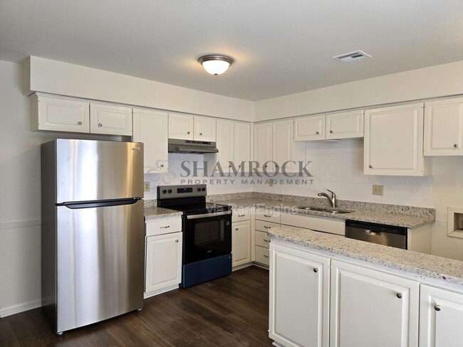 Building Photo - 7208 Sanger Ave