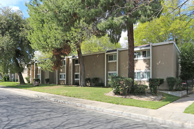 Building Photo - Creekside Apartments