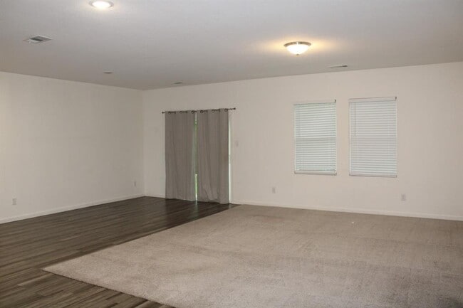 Building Photo - 748 Crestridge Dr