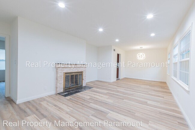 Foto del edificio - 3 br, 1.5 bath House - 17236 Los Alimos St