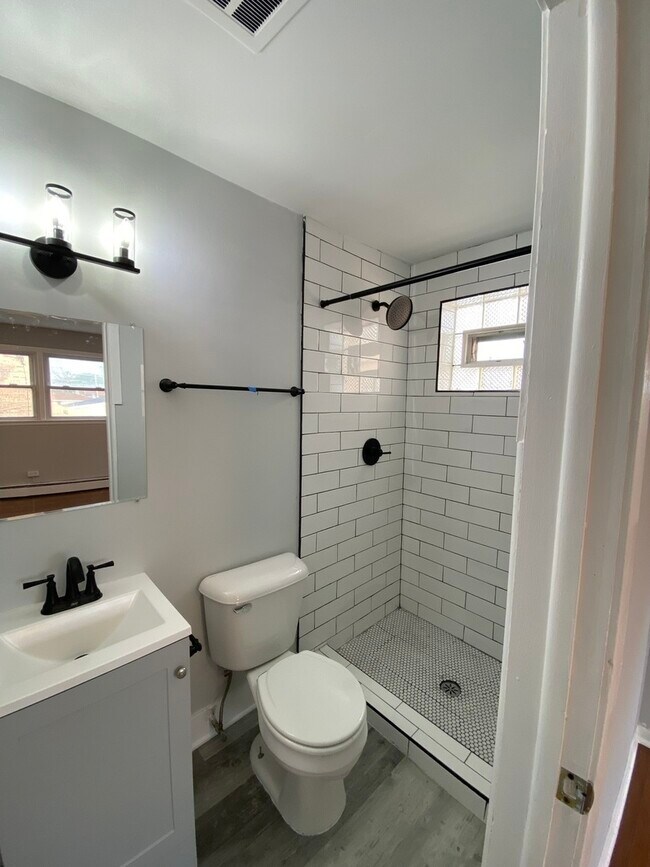 Building Photo - 5822 W 79th St