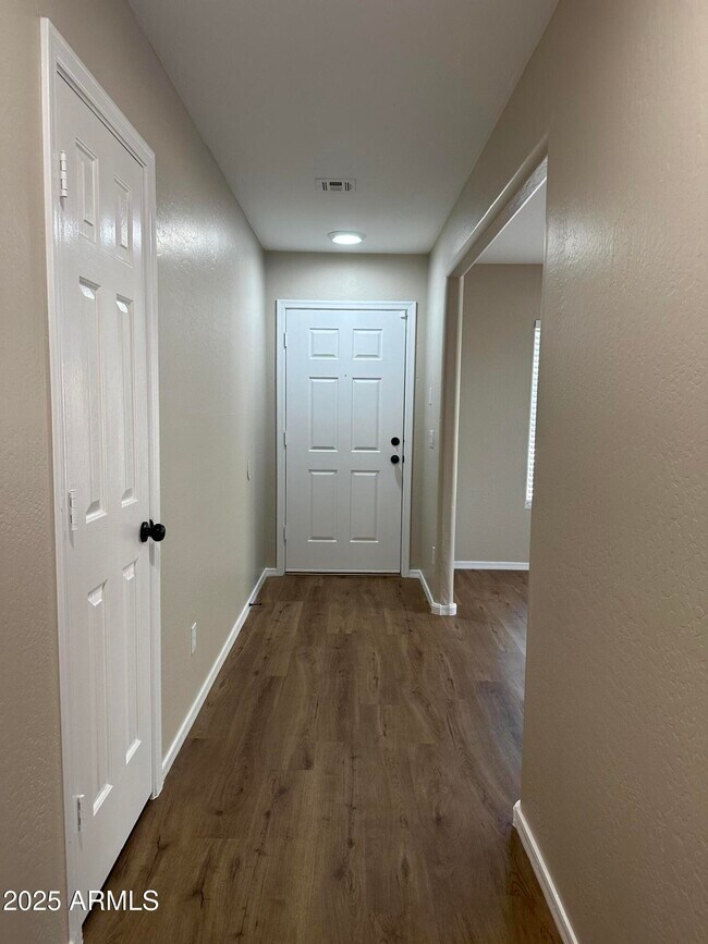 Building Photo - 25211 W Lamont Ave