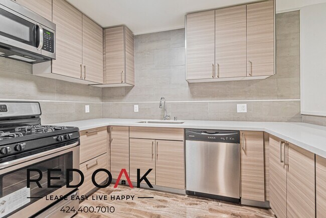 Foto del edificio - ~1 Month FREE~ Stunning One Bedroom with T...