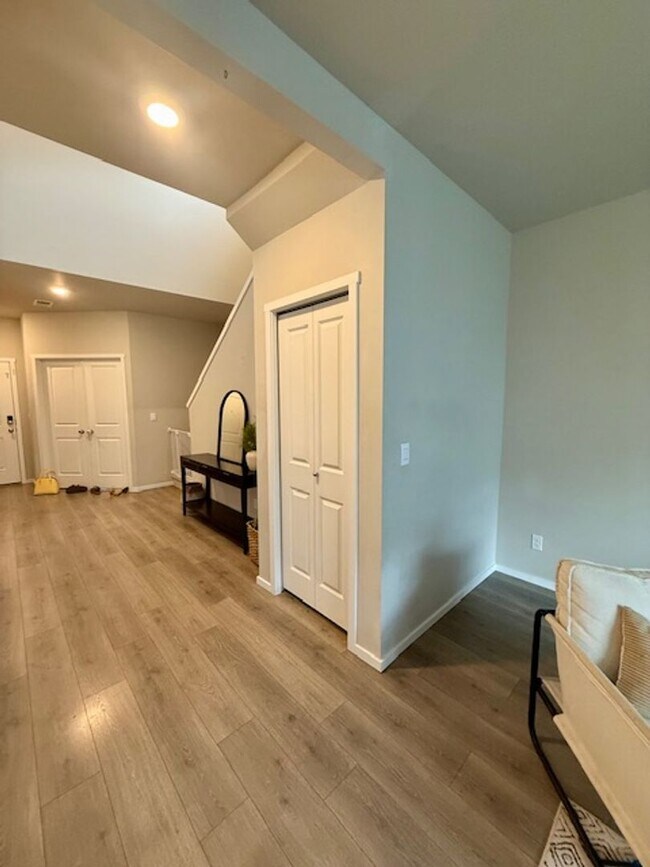 Foto del edificio - Spacious 4-Bedroom D.R. Horton Home – Grea...