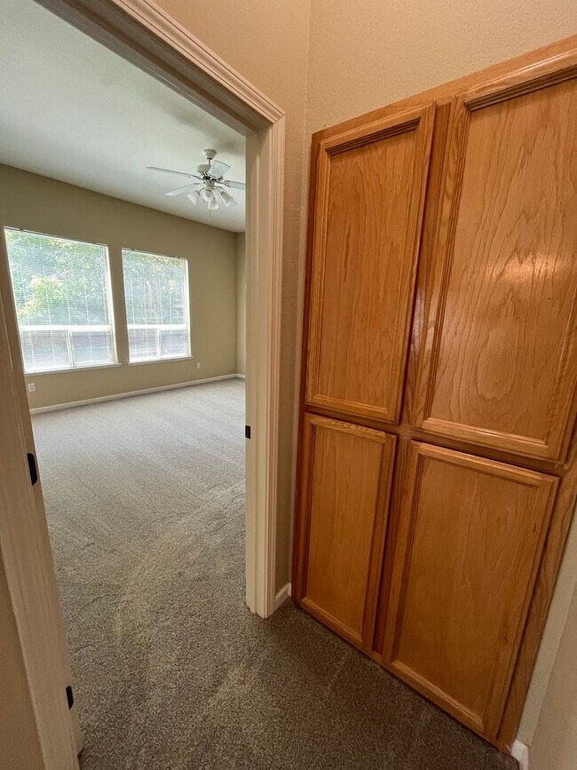 Foto del edificio - Beautiful 3bed/2ba/ 1757SF / 3-Car tandem ...