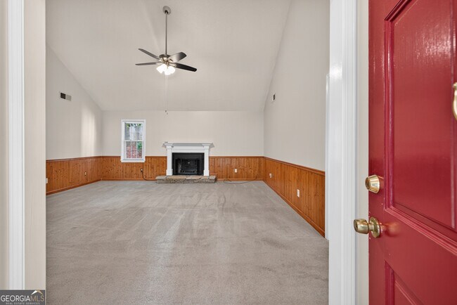 Foto del edificio - 129 Springbrook Dr