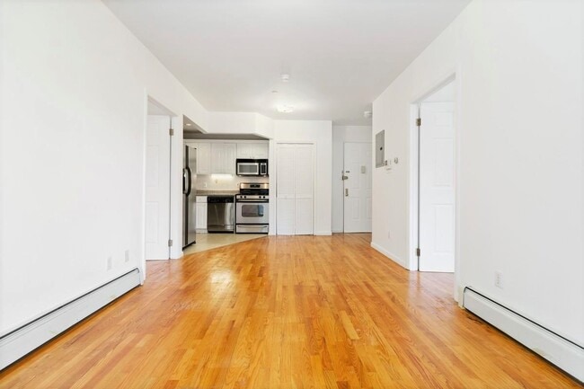 common room - 529 W 147th St