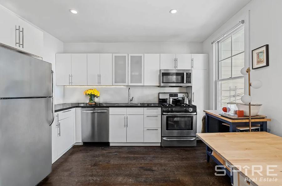 Primary Photo - 2 bedroom in Long Island City NY 11101