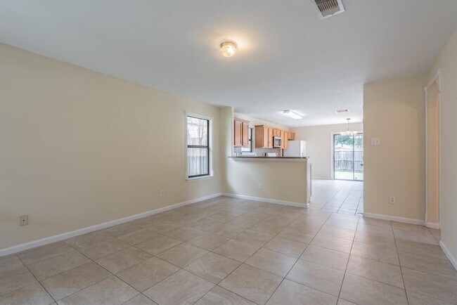 Building Photo - 10236 Azalea Village Dr