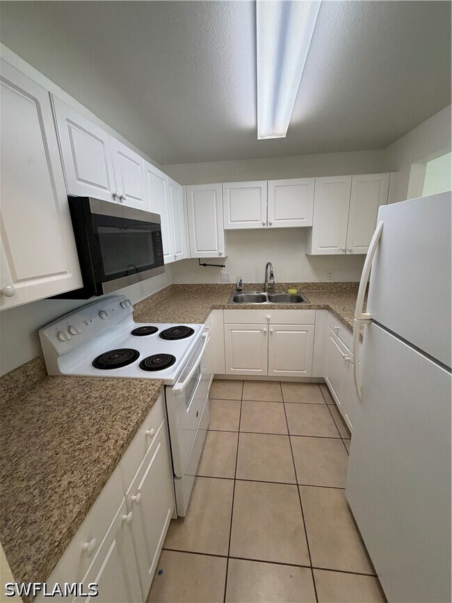 Foto del edificio - 3629 SE 9th Pl