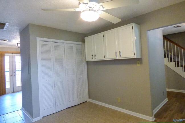 Building Photo - 9904 Cascade Cir SE