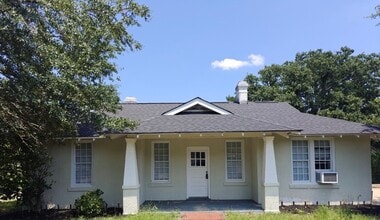Building Photo - 1702 Johns Rd
