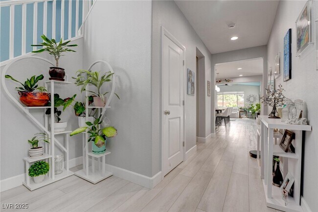 Building Photo - 10597 Cloud Whisper Dr