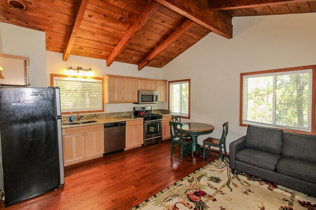Foto del edificio - 40157 Highland Rd