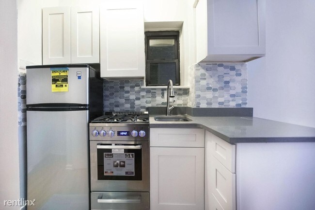 Foto del edificio - 225 E 82nd St
