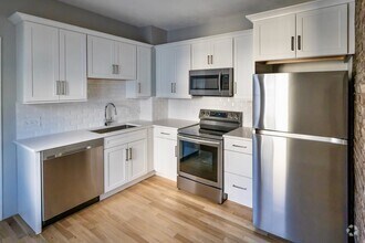 Building Photo - 34 Edison Green