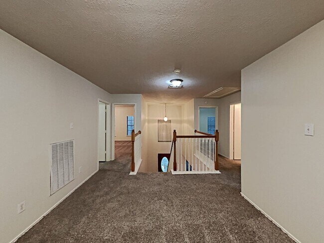 Foto del edificio - 9818 Golden Prairie Ln