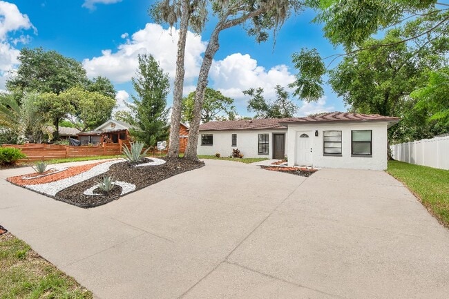 Foto del edificio - 2181 Linden Rd