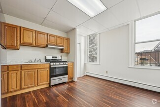 Building Photo - 570 Newark Ave