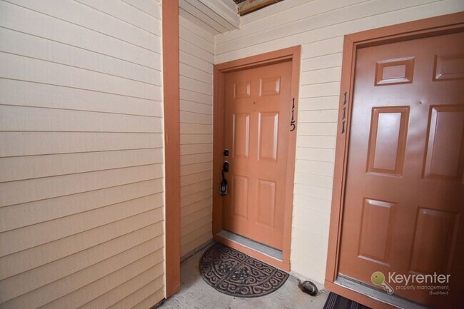 Building Photo - 115 Hickory Ct