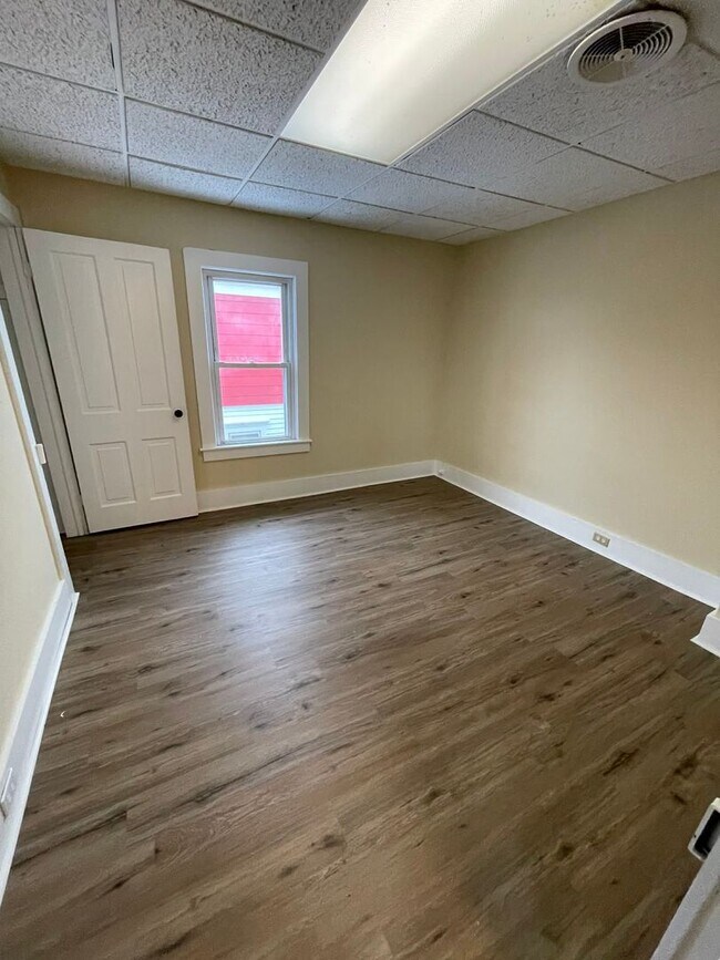 Foto del edificio - 118 S 8th St