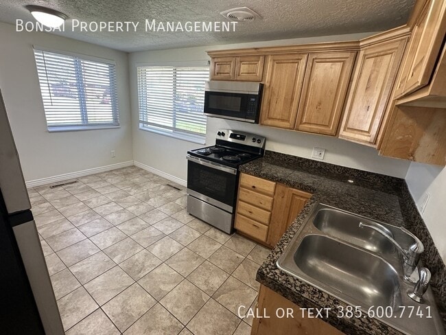 Photo - 1336 S Cheyenne St Townhome