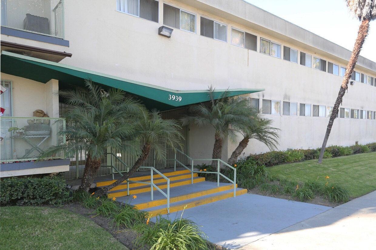 Foto del edificio - Ursula Apartments