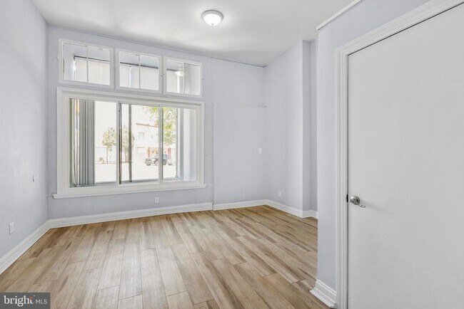 Foto del edificio - 3950 Lancaster Ave