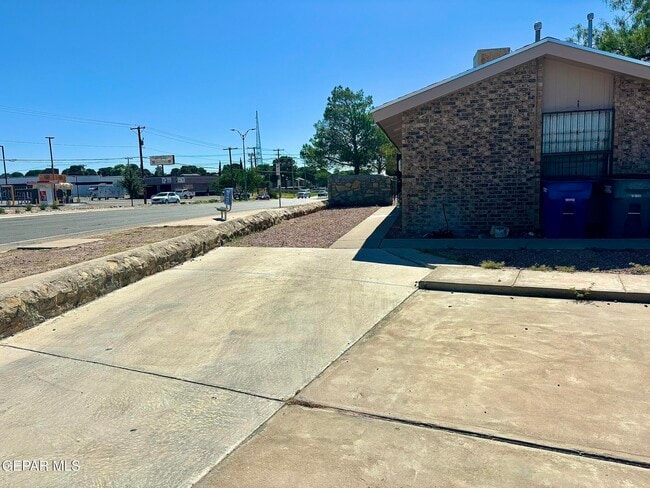 Building Photo - 11450 Sundrop Ct