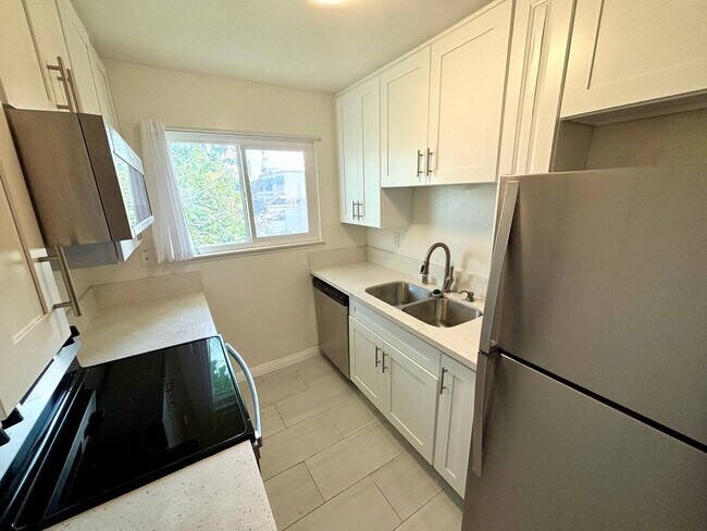 Foto del edificio - Beautiful 1Bd/1Ba Condo in Santa Ana!