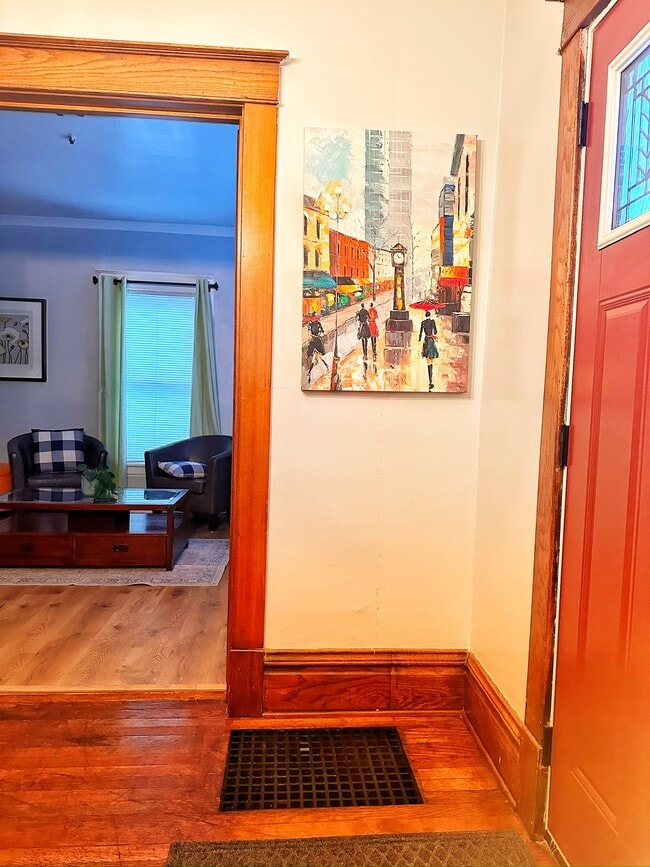 Building Photo - 807 W Vine St