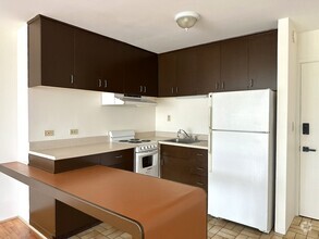 Building Photo - 3151 Monsarrat Ave
