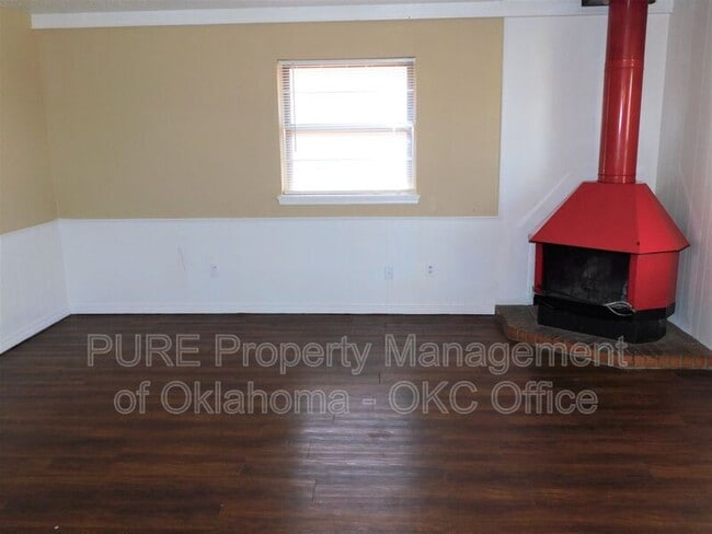 Building Photo - 4800 Cinderella Dr