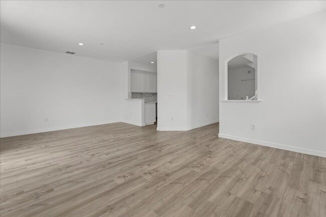 Foto del edificio - Fully Renovated 4 Bed 2.5 Bath Stunner In ...